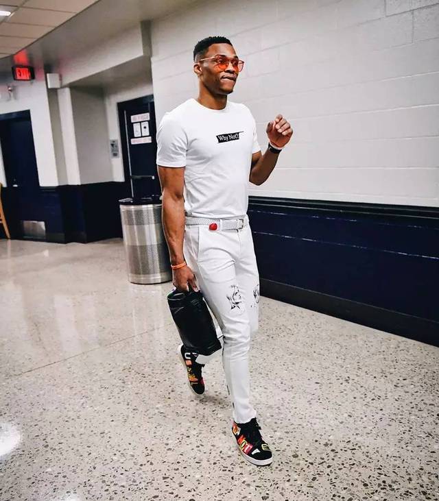 雄鹿逆转的 雄鹿逆转的