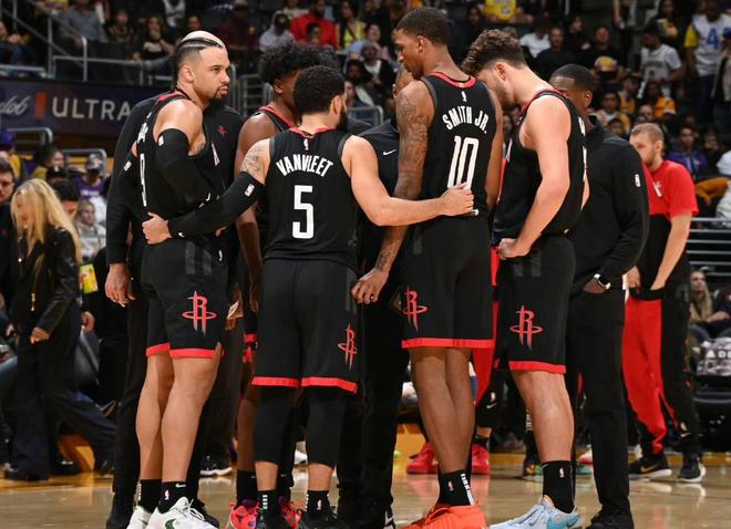 其实折射出 其实折射出