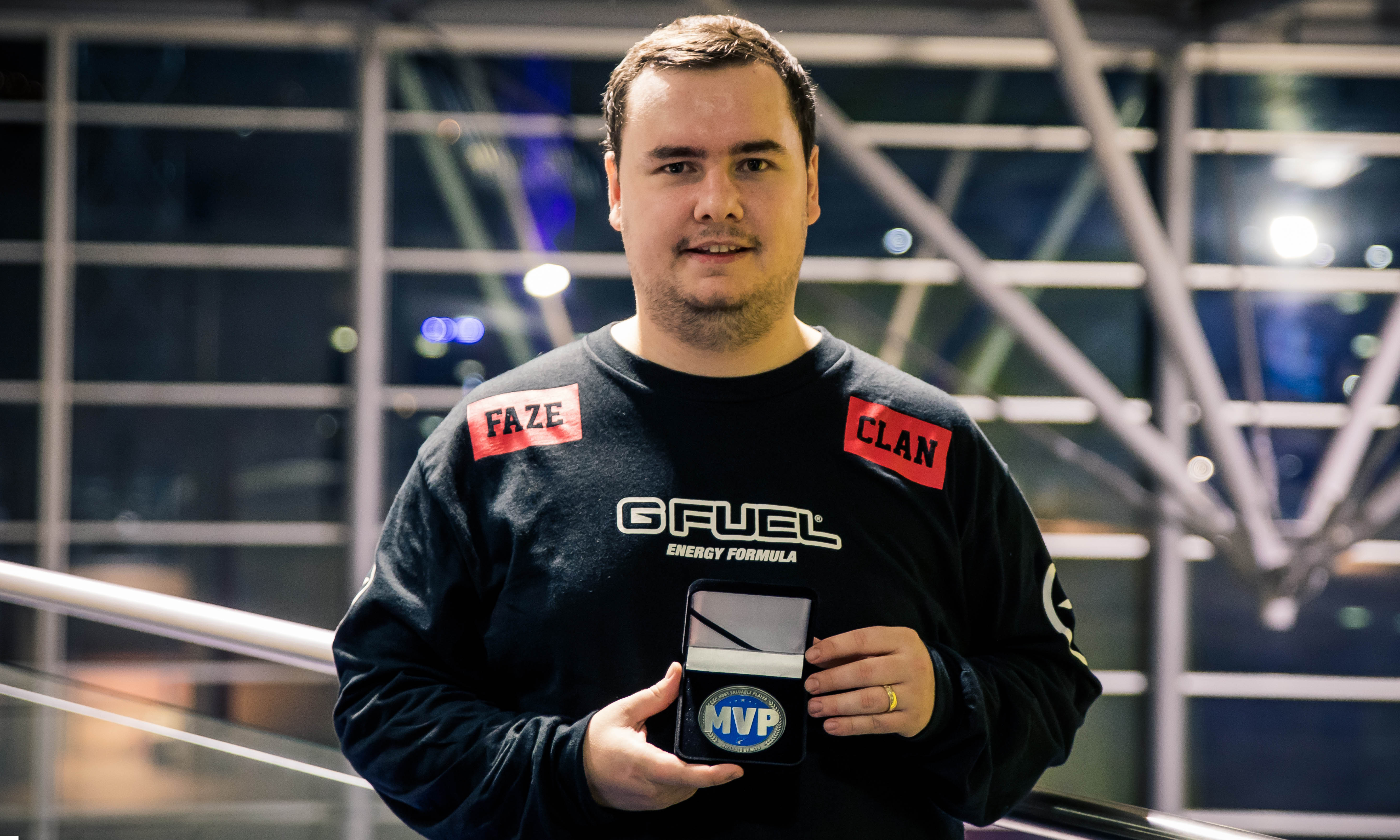 而伊斯科的 而伊斯科的