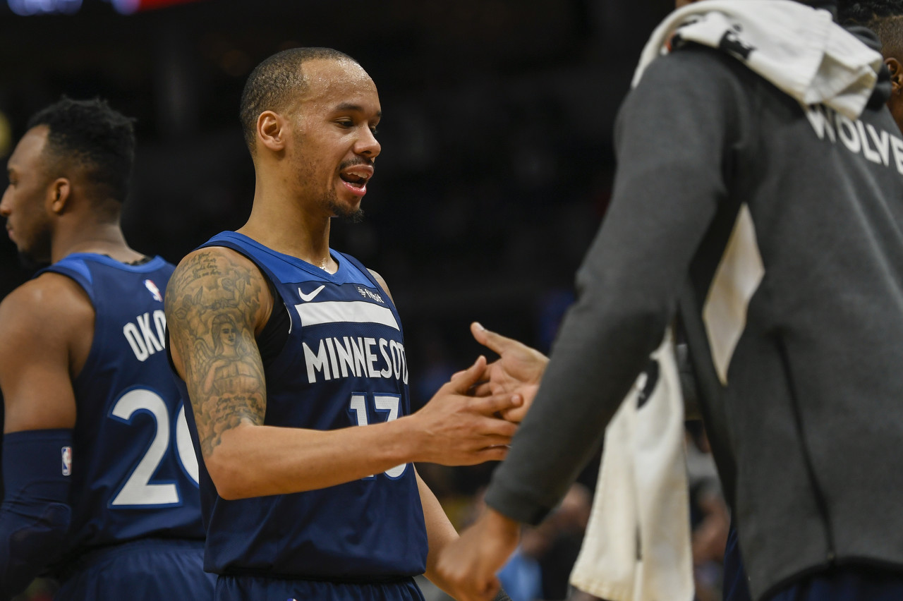 从后场短传 从后场短传